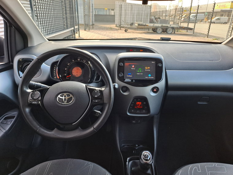 Vehicle Image 17