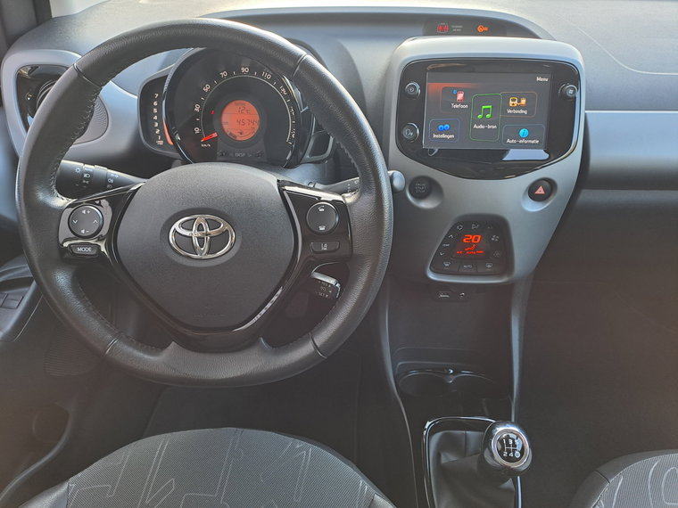 Vehicle Image 18
