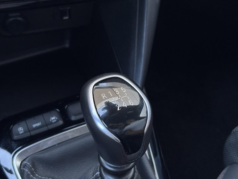 Vehicle Image 24