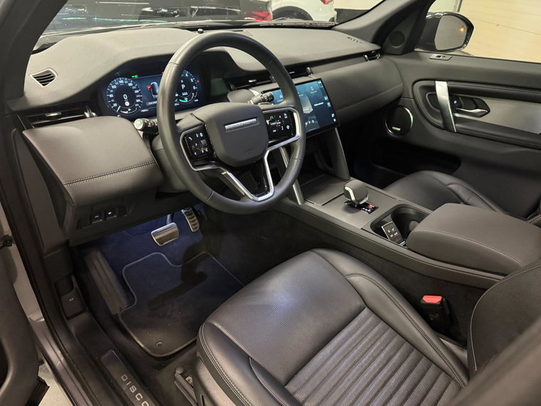 Vehicle Image 16