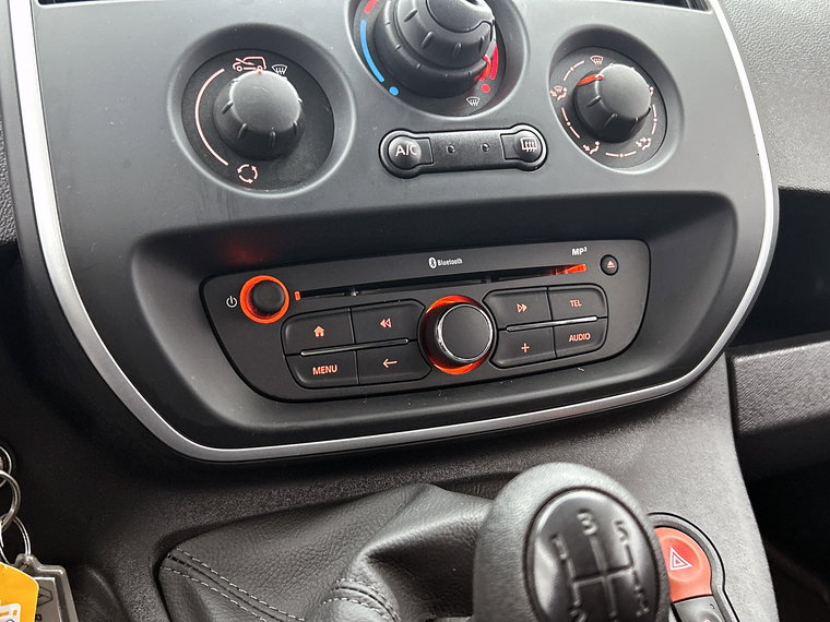 Vehicle Image 17