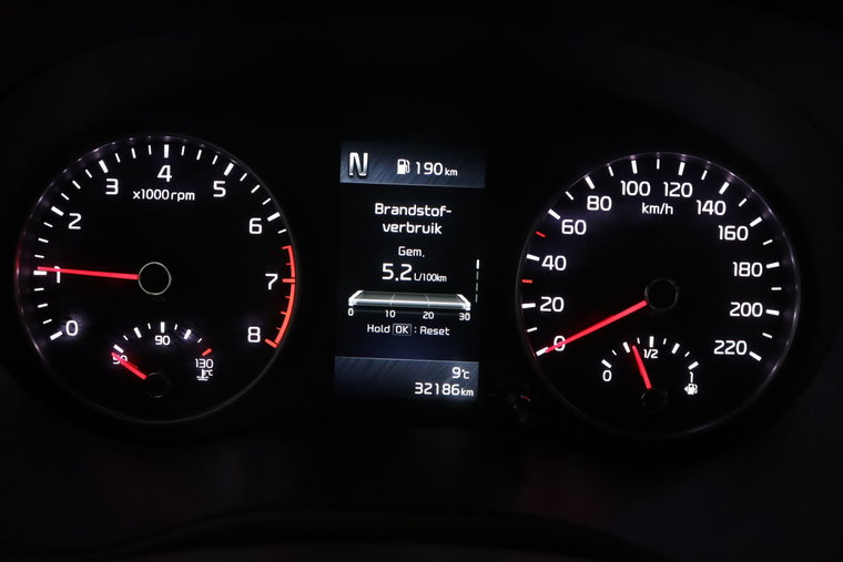 Vehicle Image 25