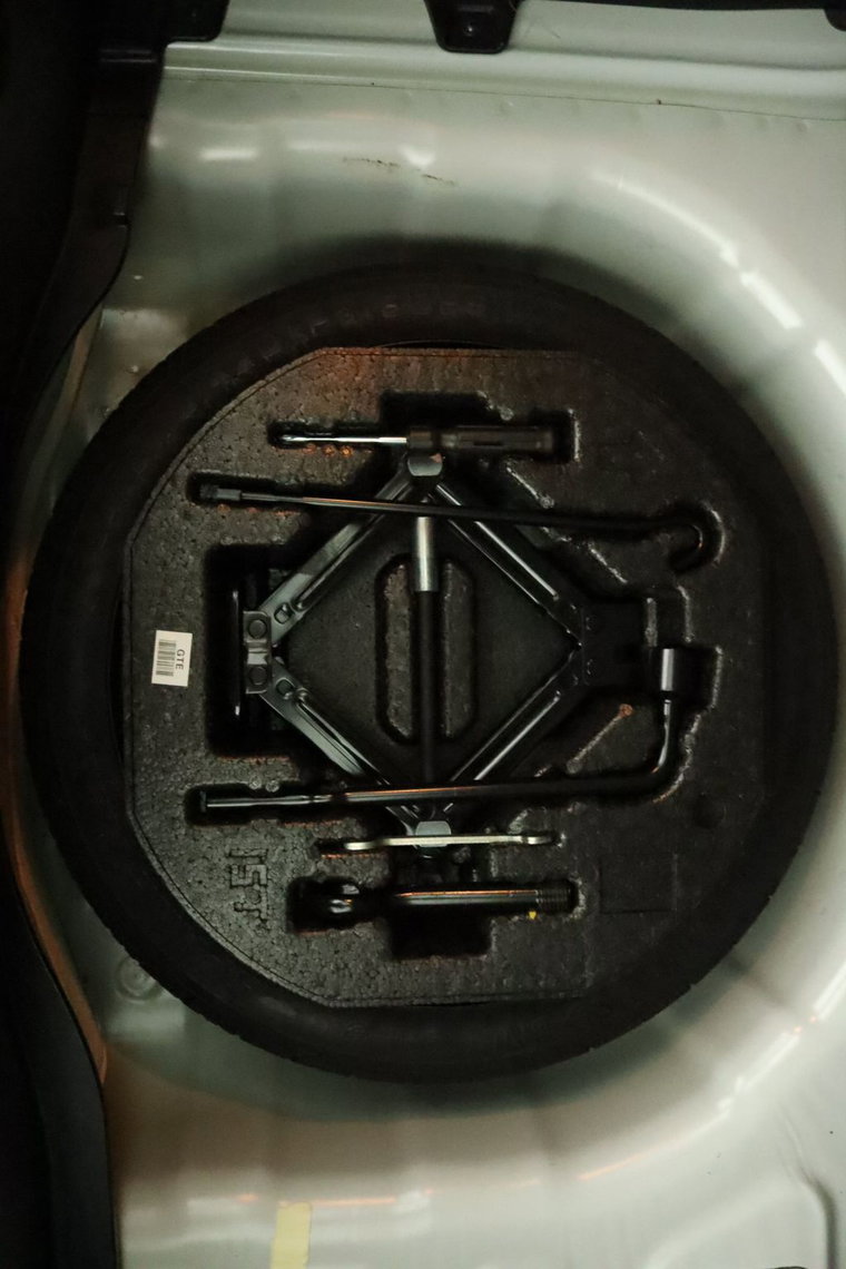 Vehicle Image 37