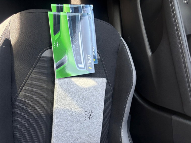Vehicle Image 17