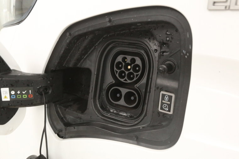 Vehicle Image 23