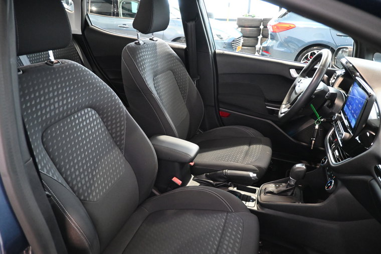 Vehicle Image 19