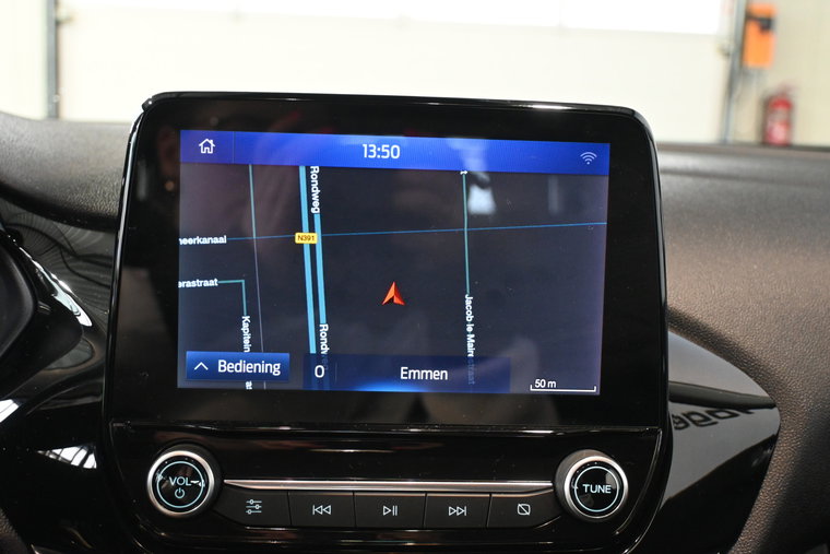 Vehicle Image 9