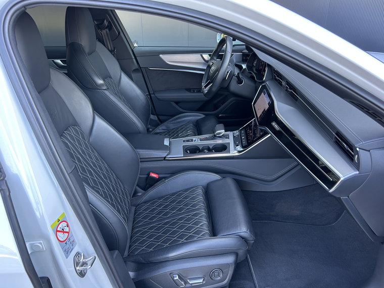 Vehicle Image 37