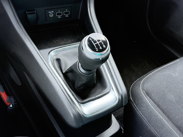 Vehicle Image 19