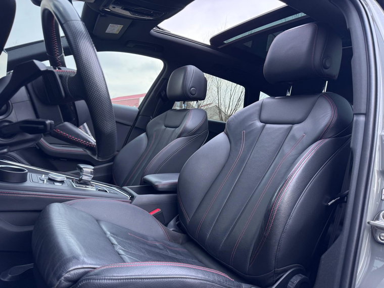 Vehicle Image 12