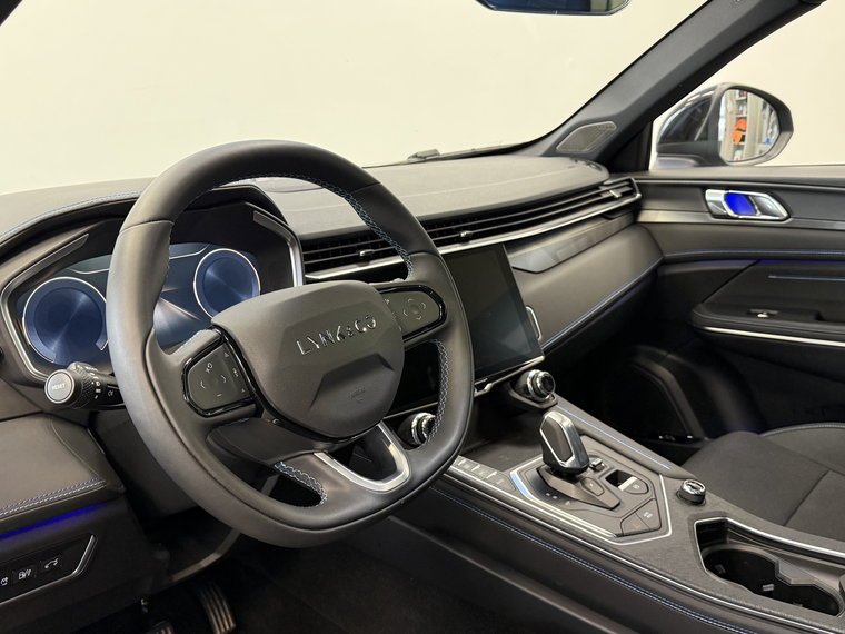 Vehicle Image 7