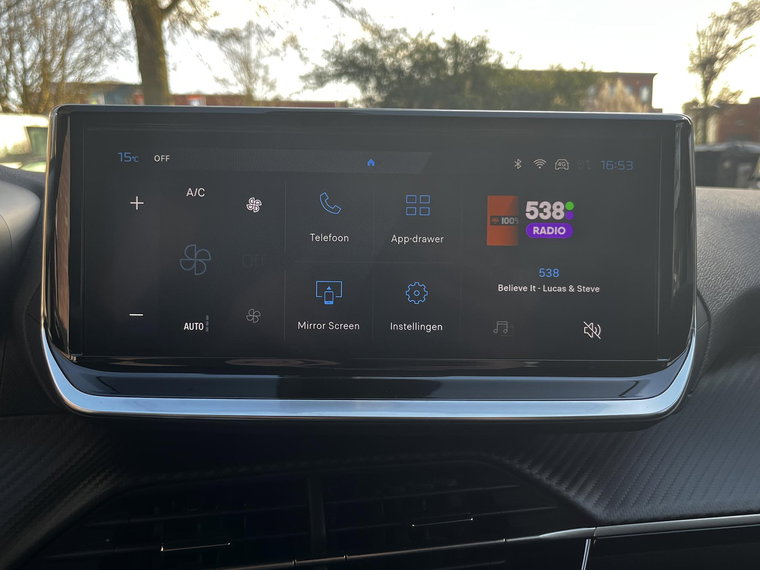 Vehicle Image 25
