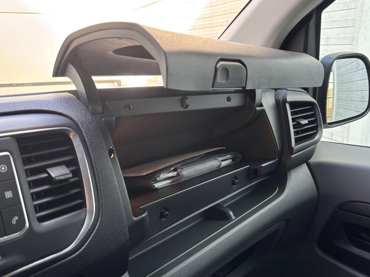 Vehicle Image 38