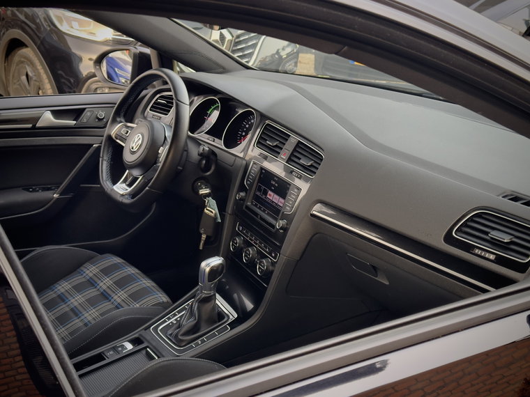 Vehicle Image 19
