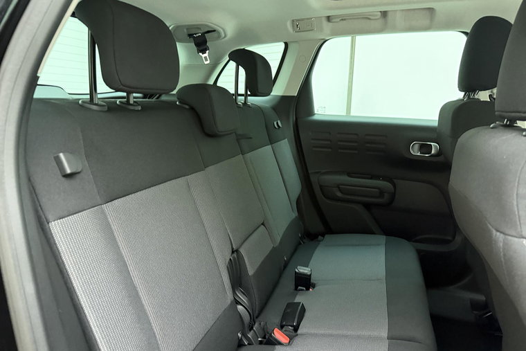 Vehicle Image 15