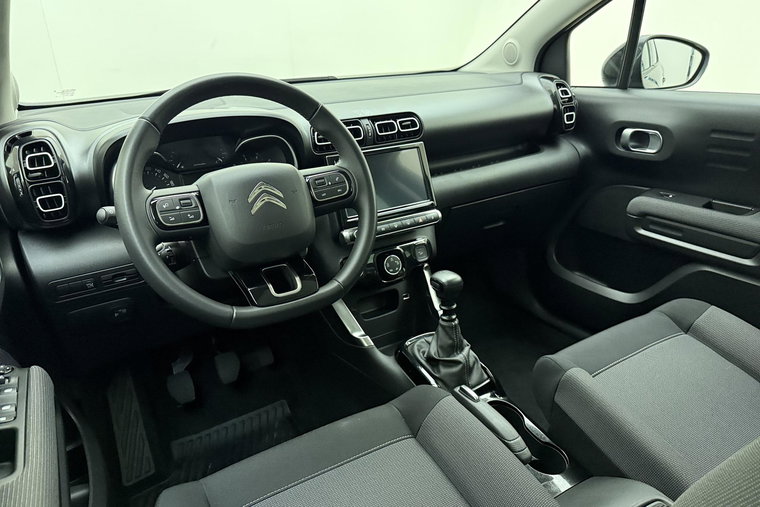 Vehicle Image 16