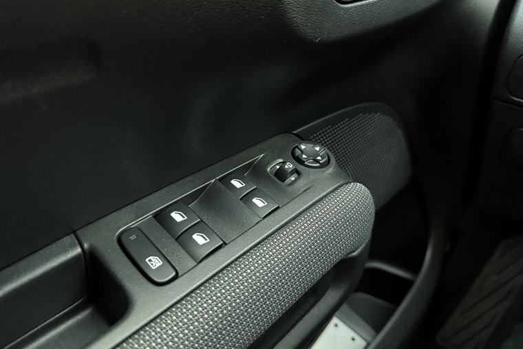 Vehicle Image 18