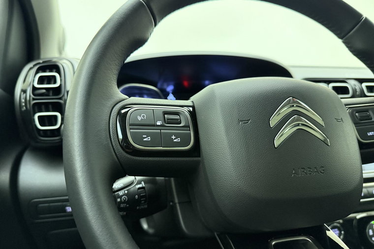 Vehicle Image 22