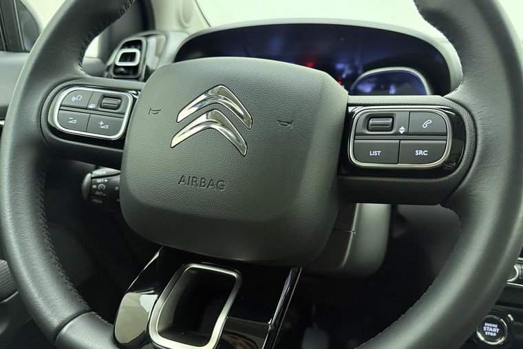 Vehicle Image 23