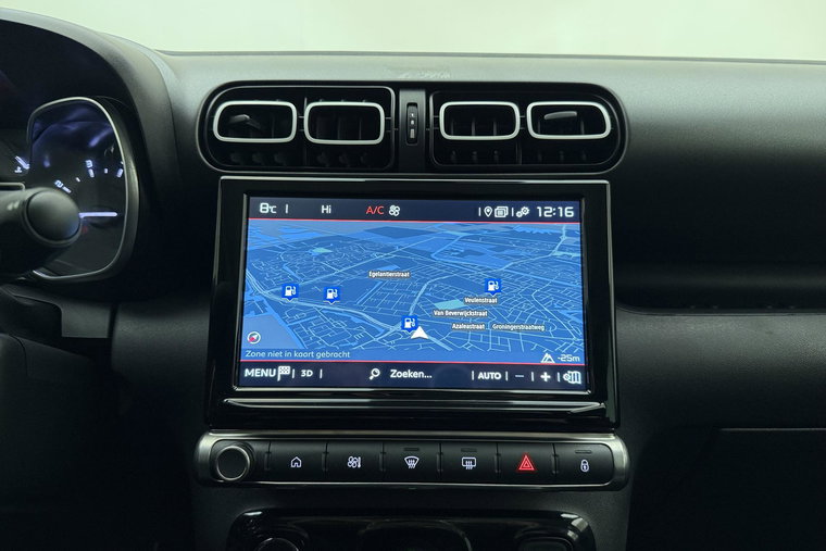 Vehicle Image 25
