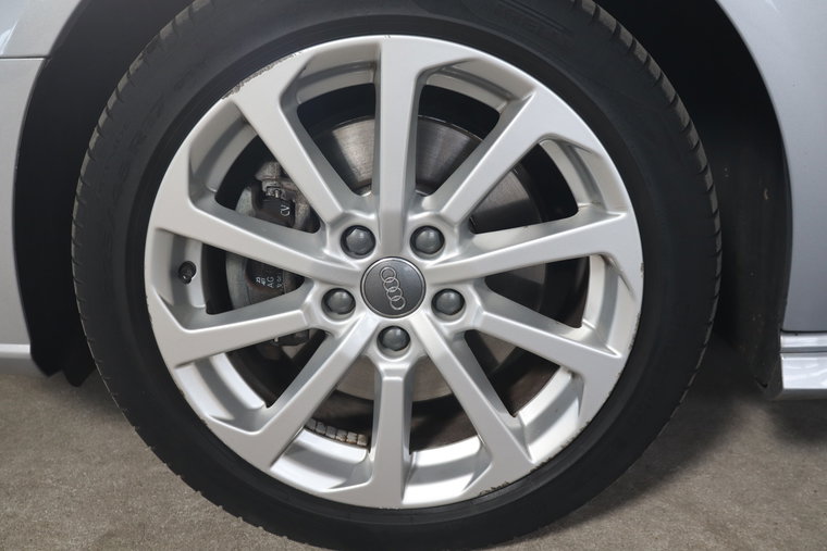 Vehicle Image 17
