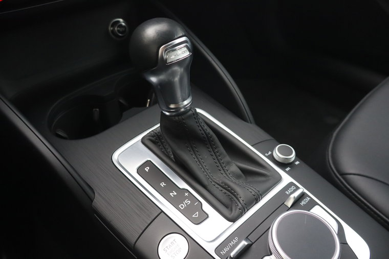 Vehicle Image 28