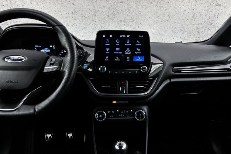 Vehicle Image 13