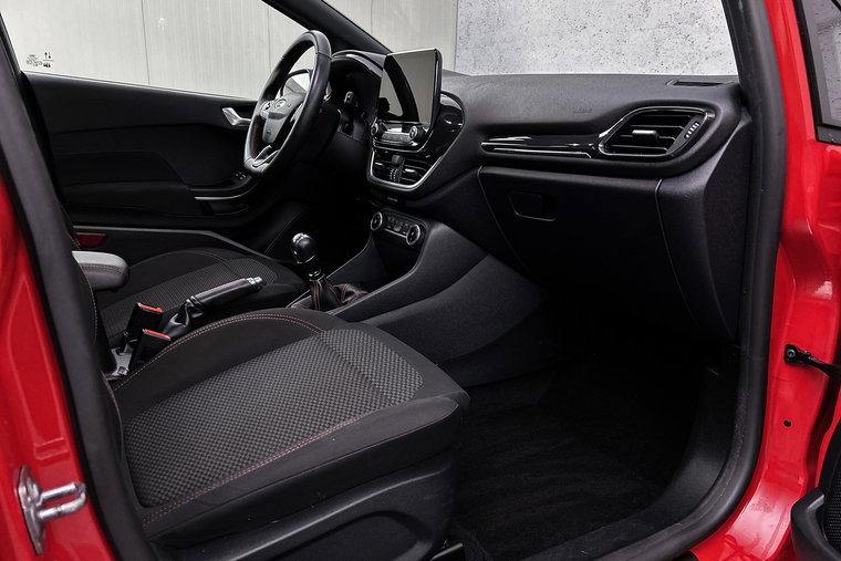 Vehicle Image 30