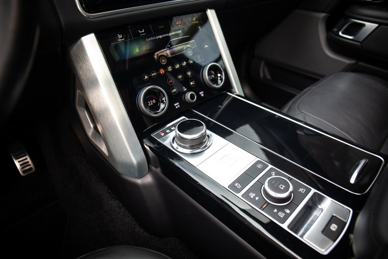 Vehicle Image 25