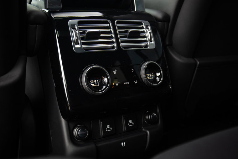 Vehicle Image 32