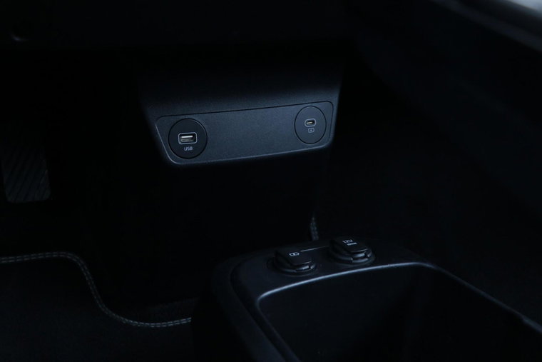 Vehicle Image 24
