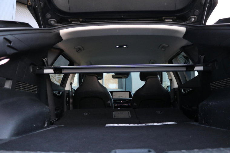 Vehicle Image 25