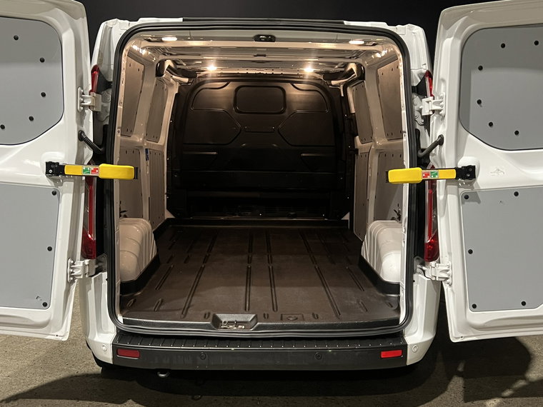 Vehicle Image 13