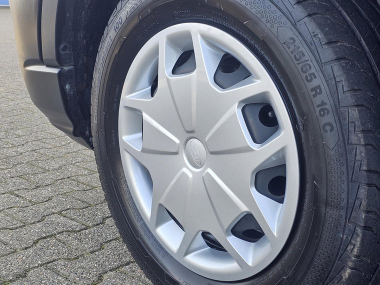 Vehicle Image 26