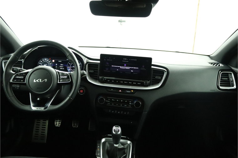 Vehicle Image 32