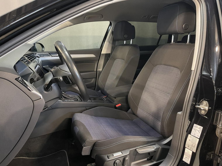 Vehicle Image 38