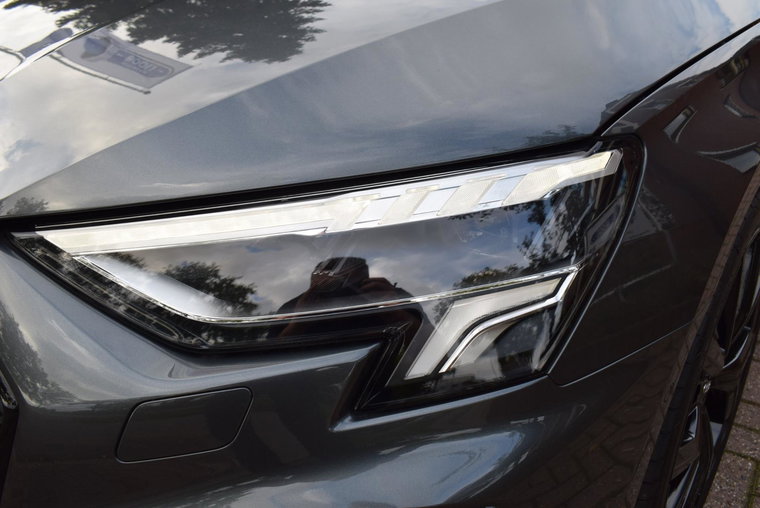 Vehicle Image 8