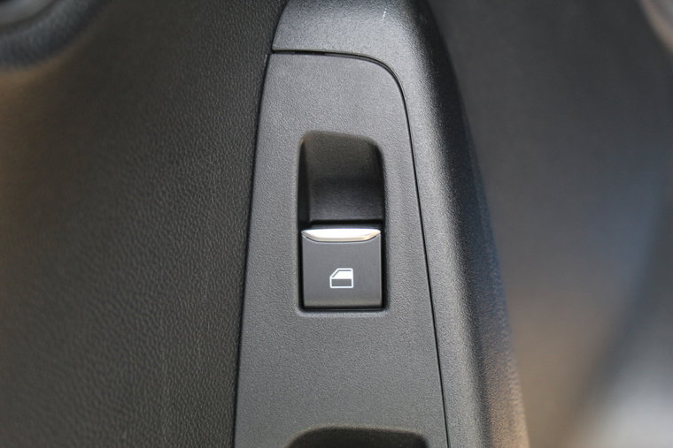 Vehicle Image 27