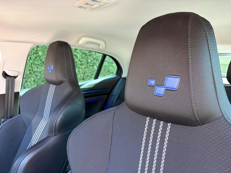 Vehicle Image 23