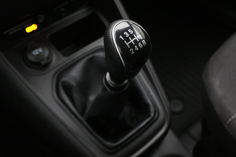 Vehicle Image 32
