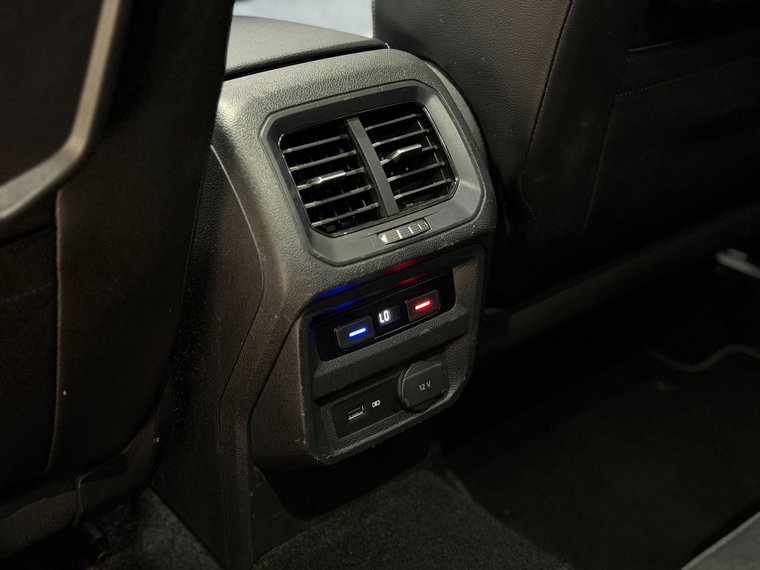 Vehicle Image 38