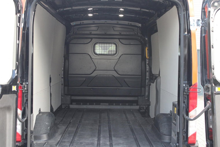Vehicle Image 17
