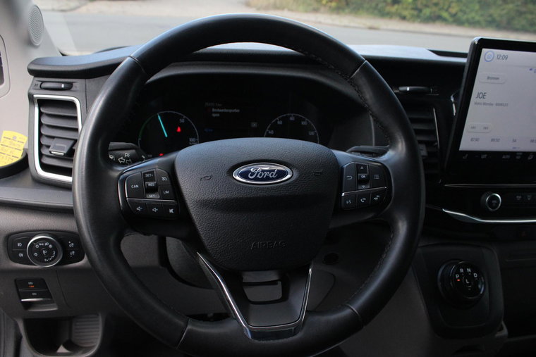 Vehicle Image 33