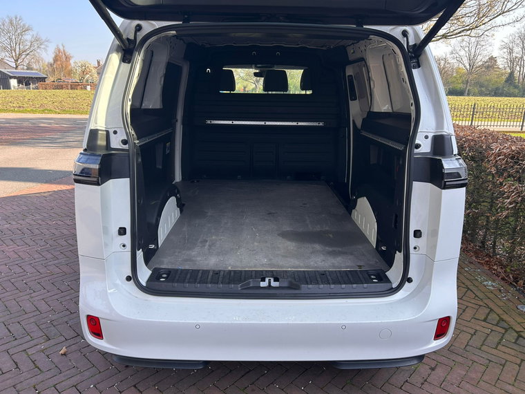 Vehicle Image 13