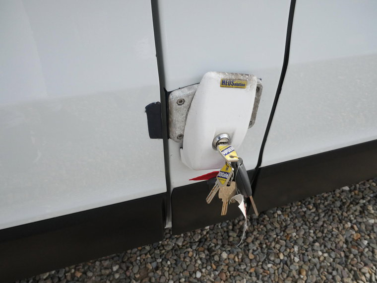 Vehicle Image 13