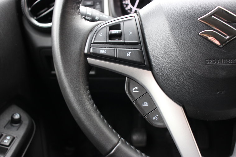Vehicle Image 25