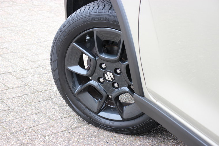 Vehicle Image 12
