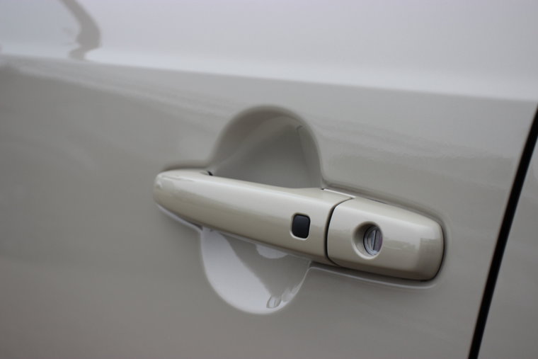 Vehicle Image 25