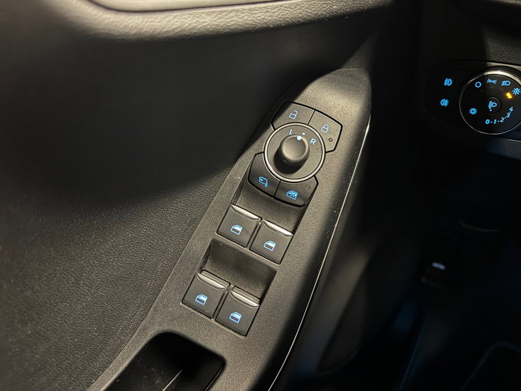 Vehicle Image 24