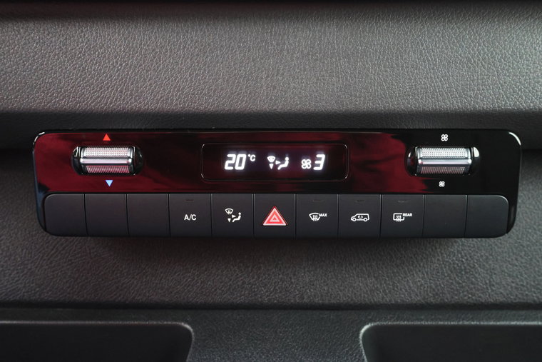 Vehicle Image 42